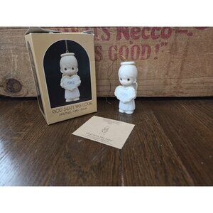 🚨 Precious Moments  Figures  # 15881  God Sent His Love Special 1985 ISSUE